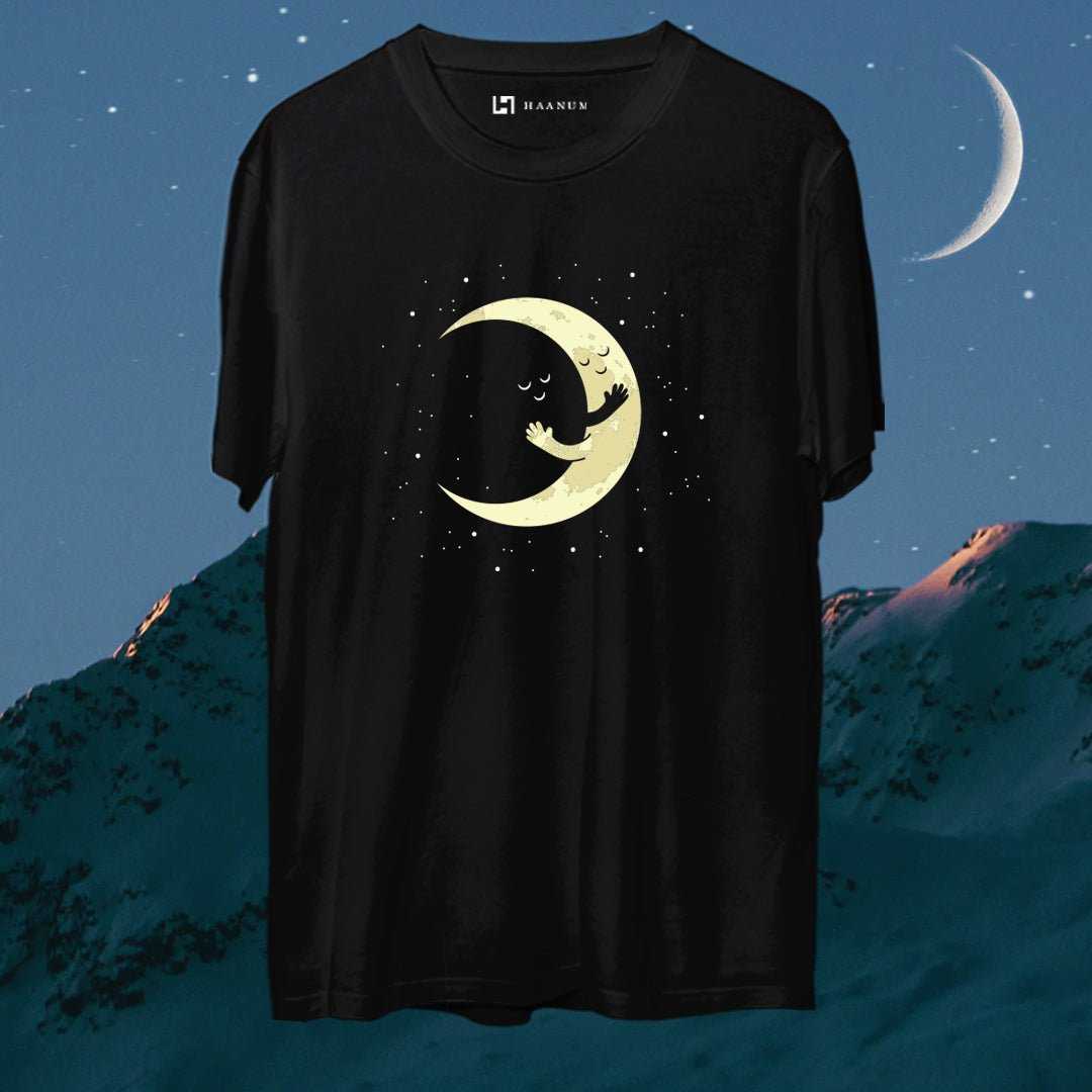 Moon Hug Half Sleeve Unisex T-Shirt - Haanum